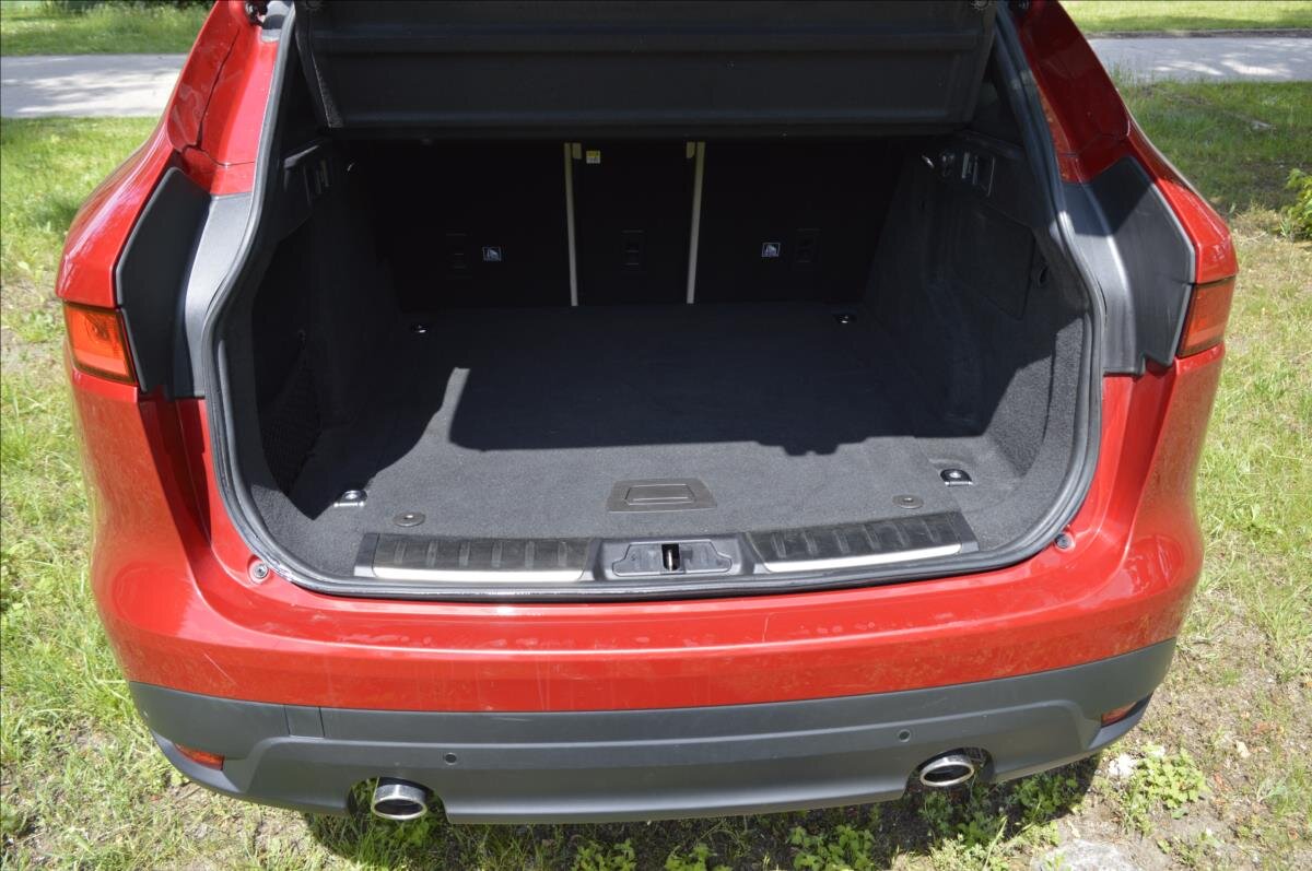 Jaguar F-Pace SUV 2,0 l 177 kw