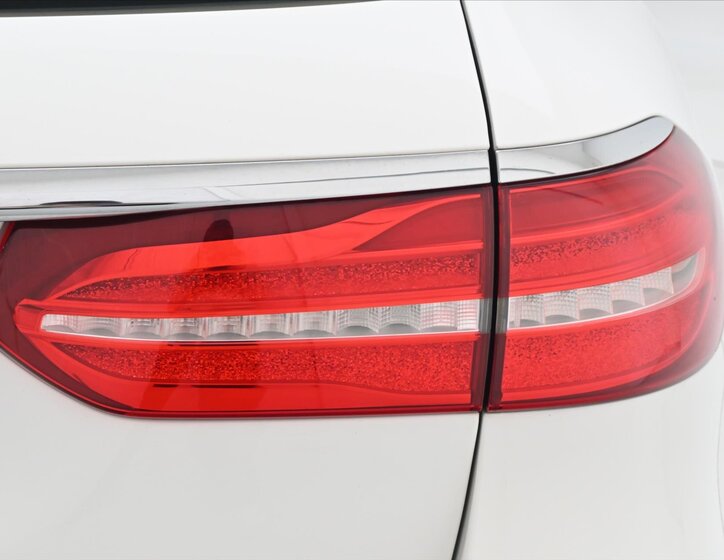 Mercedes-Benz Třídy E 32