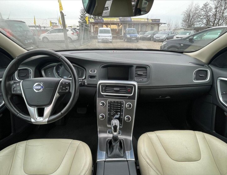 Volvo V60 Kombi 2,4 l 162 kw