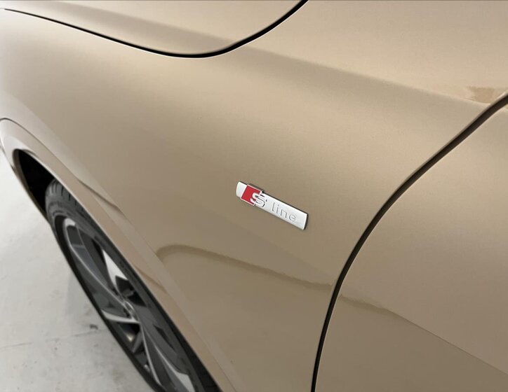 Audi Q5 SUV 2,0 l 150 kw