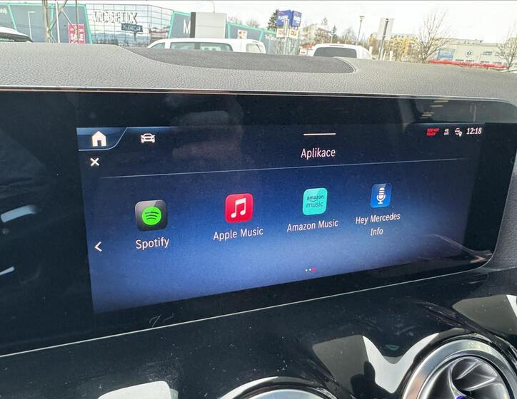 Mercedes-Benz GLA 12