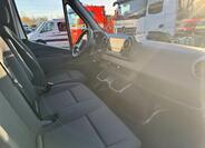 Mercedes-Benz Sprinter 11