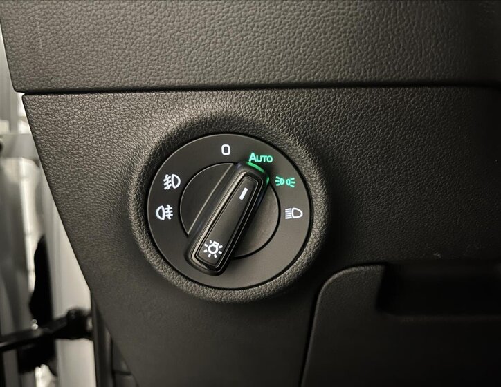 Škoda Karoq SUV / Terénní 1,5 l 110 kw