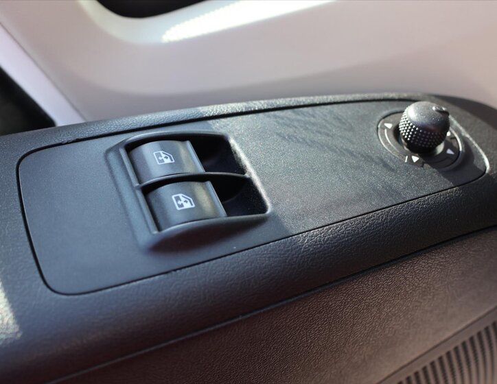 Peugeot Boxer Valník 2,2 l 88 kw