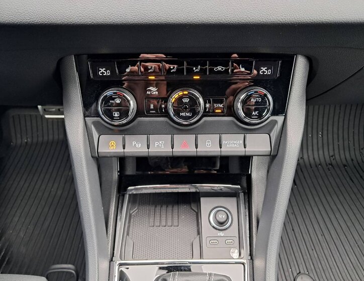 Škoda Karoq SUV / Terénní 2,0 l 110 kw