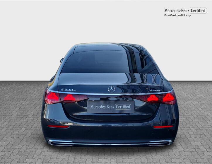 Mercedes-Benz Třídy E 4