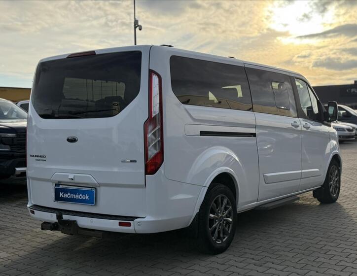 Ford Tourneo Custom 5