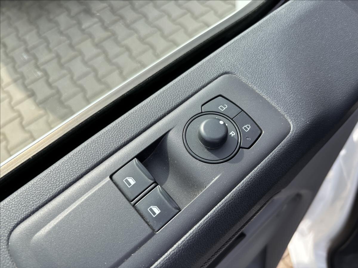 Ford Transit Custom Skříň 2,0 l 100 kw