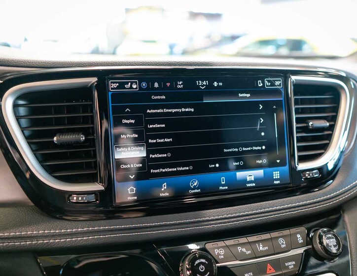 Chrysler Pacifica 29