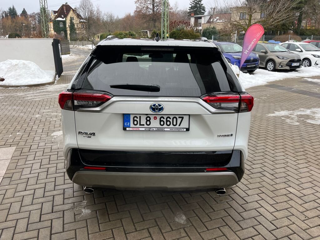 Toyota RAV4 SUV 2,5 l 131 kw