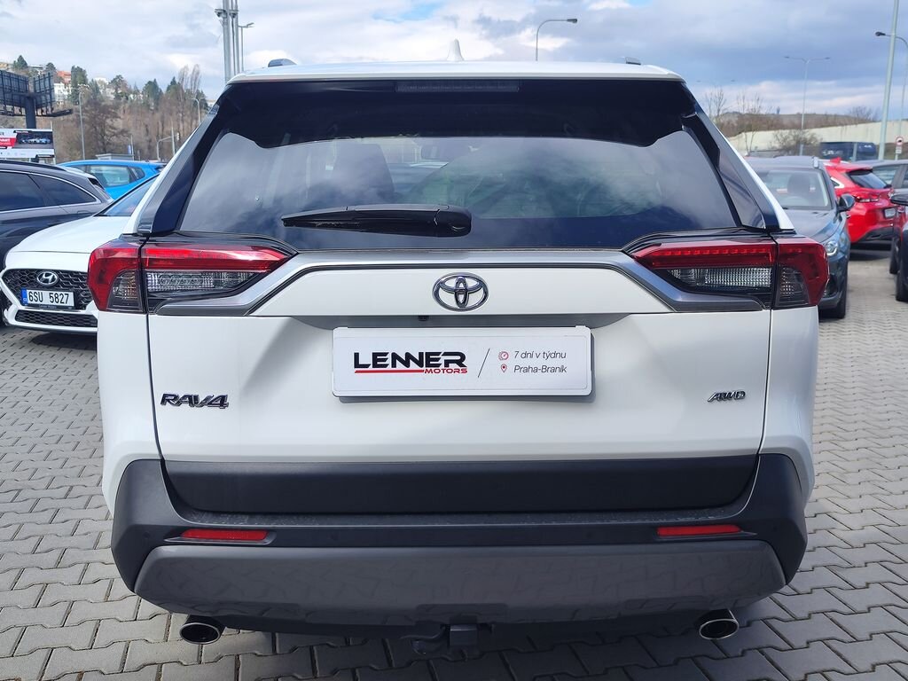 Toyota RAV4 SUV / Terénní 2,0 l 129 kw