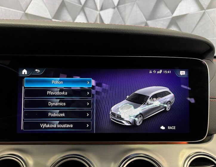 Mercedes-Benz Třídy E Kombi 3,0 l 320 kw