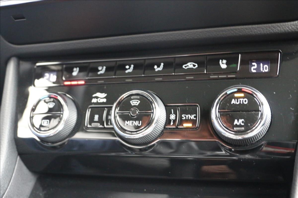 Škoda Superb Sedan / Limuzína 2,0 l 140 kw