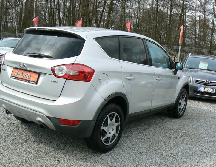 Ford Kuga SUV / Terénní 2,0 l 100 kw