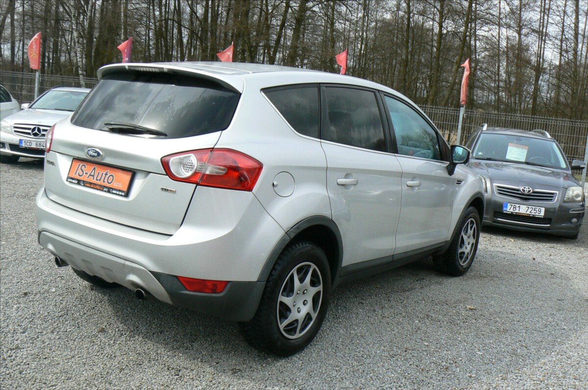 Ford Kuga SUV / Terénní 2,0 l 100 kw
