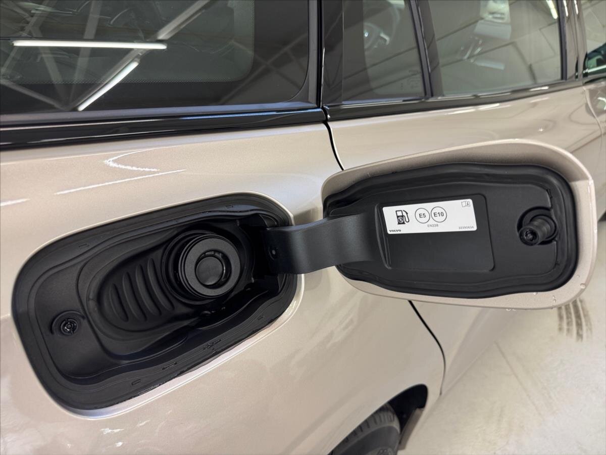 Volvo V60 Kombi 2,0 l 145 kw