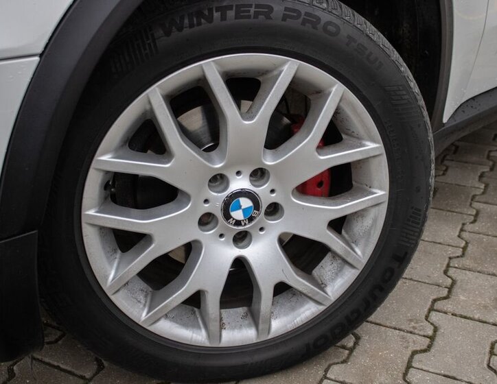 BMW X5 SUV 3,0 l 180 kw