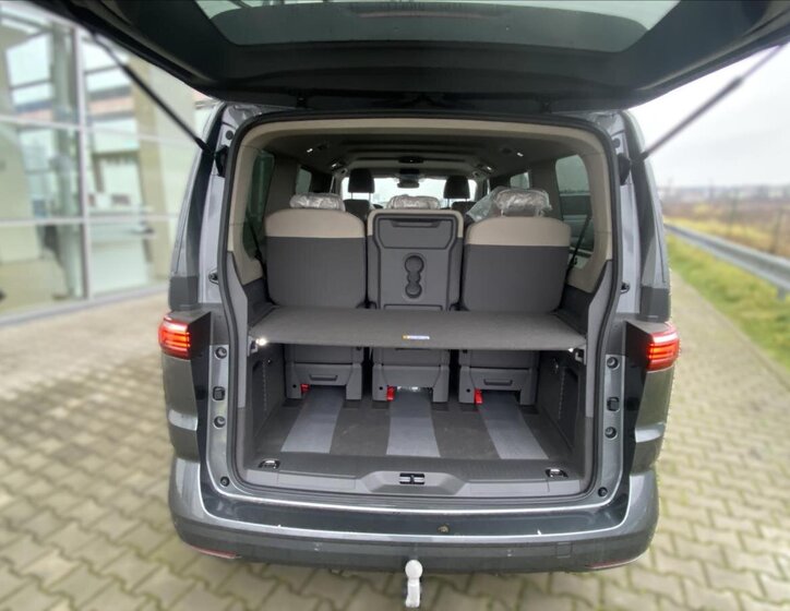 Volkswagen Multivan 15