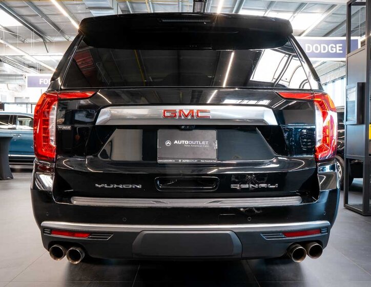 GMC Yukon SUV / Terénní 6,2 l 313 kw