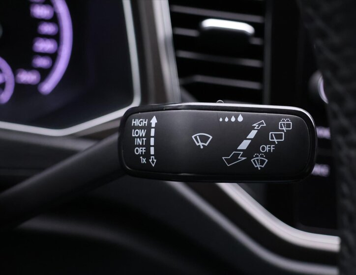 Volkswagen T-Roc SUV / Terénní 999,0 85 kw