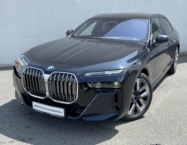 BMW i7 1