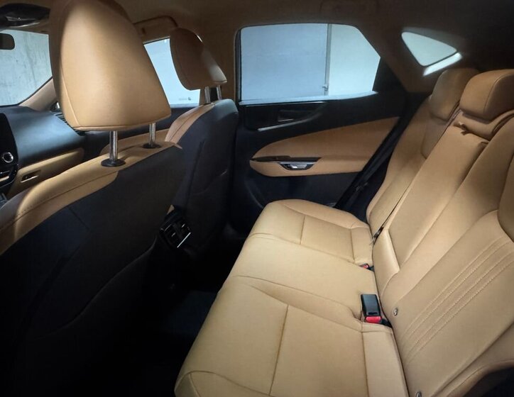 Lexus NX 350h SUV 2,5 l 190 kw