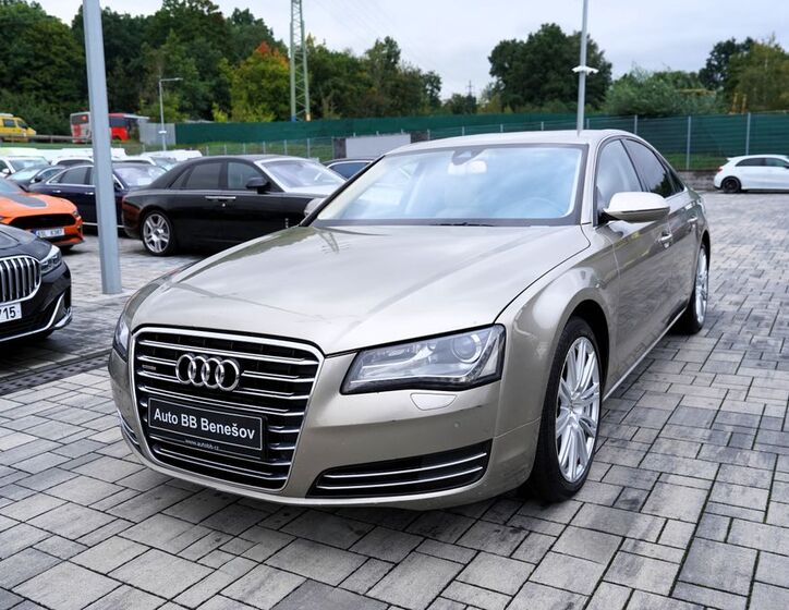 Audi A8 2