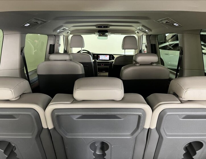 Volkswagen Multivan 27