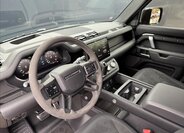 Land Rover Defender 9