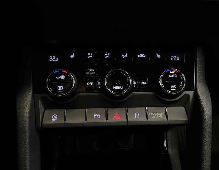 Škoda Karoq SUV 1,5 l 110 kw