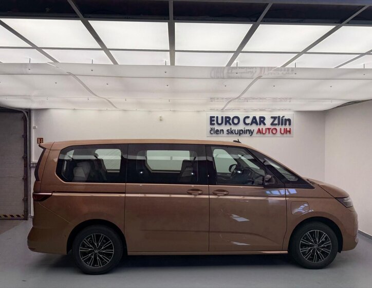 Volkswagen Multivan 5