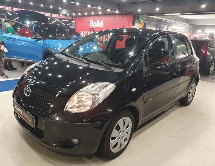 Toyota Yaris Hatchback 998,0 51 kw