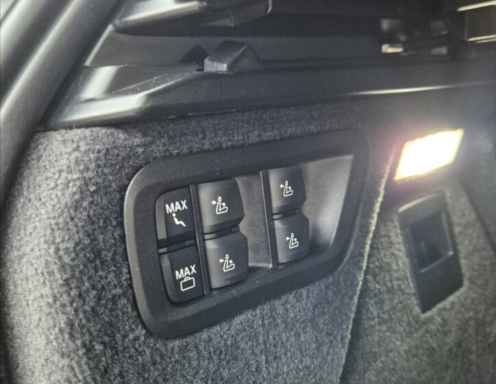 BMW X7 SUV / Terénní 3,0 l 250 kw