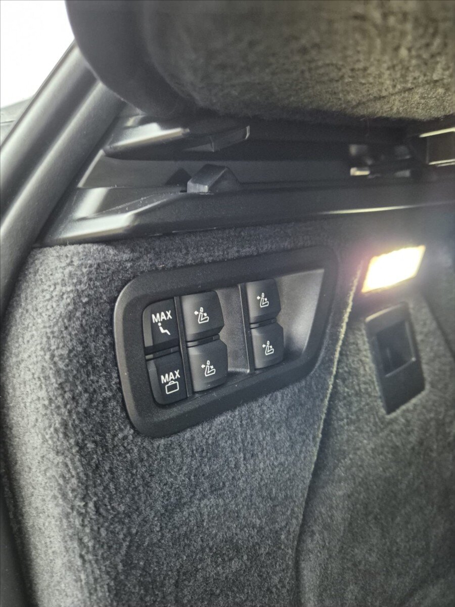 BMW X7 SUV / Terénní 3,0 l 250 kw