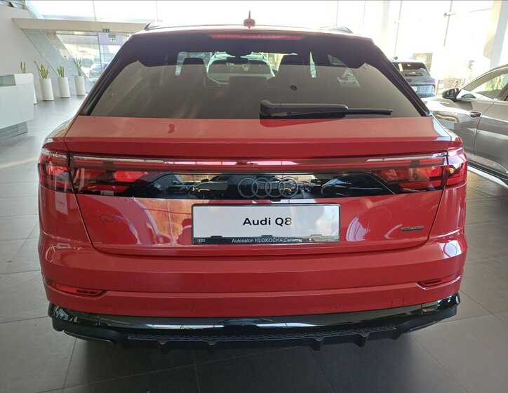 Audi Q8 SUV / Terénní 3,0 l 210 kw