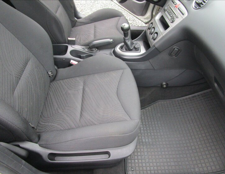 Peugeot 308 Hatchback 1,6 l 66 kw