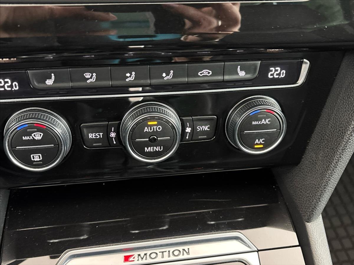 Volkswagen Passat Sedan / Limuzína 2,0 l 140 kw