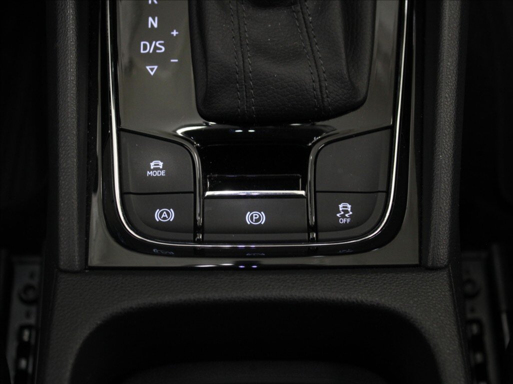 Škoda Karoq SUV 1,5 l 110 kw