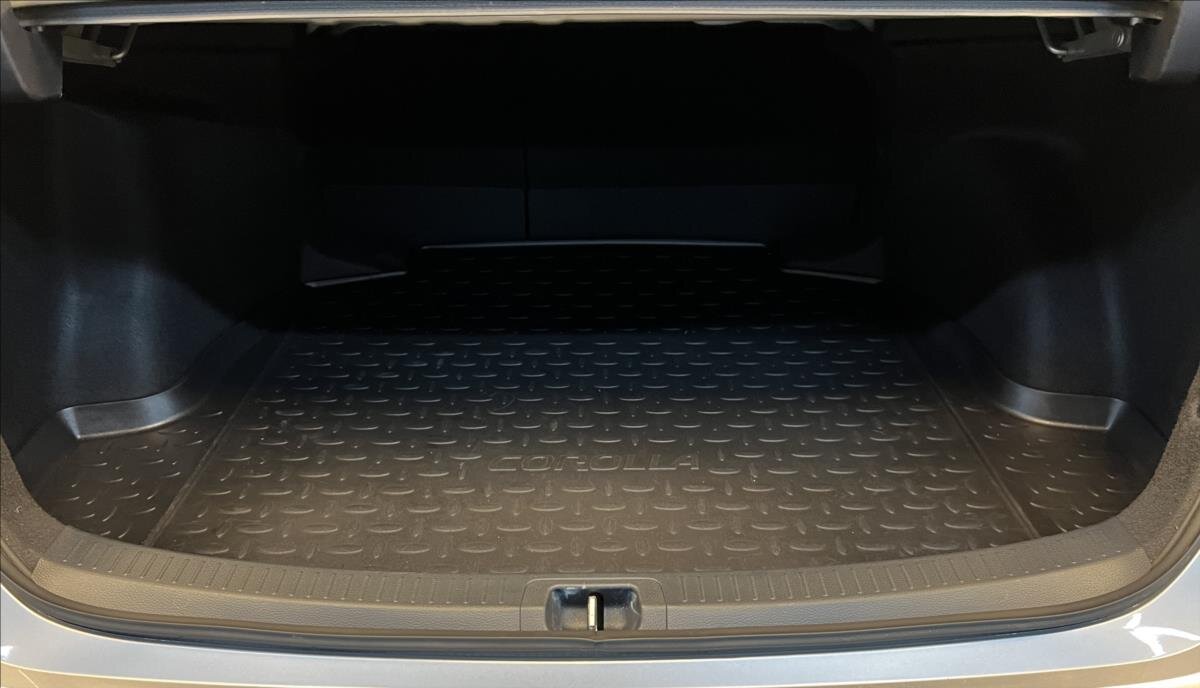 Toyota Corolla Sedan / Limuzína 1,8 l 72 kw