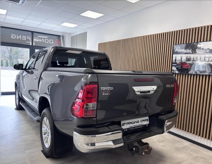 Toyota Hilux Pick-up 2,4 l 110 kw
