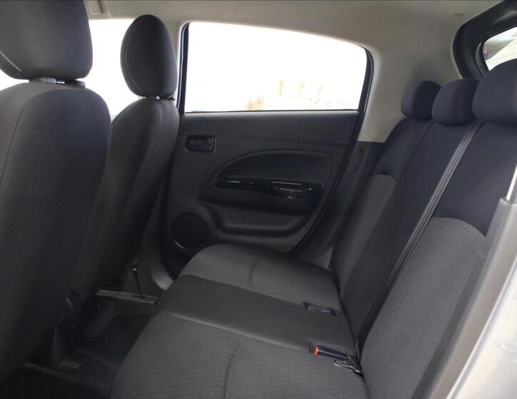 Mitsubishi Space Star 14