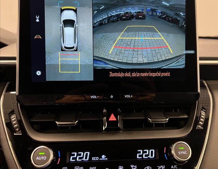 Toyota Corolla Cross 8