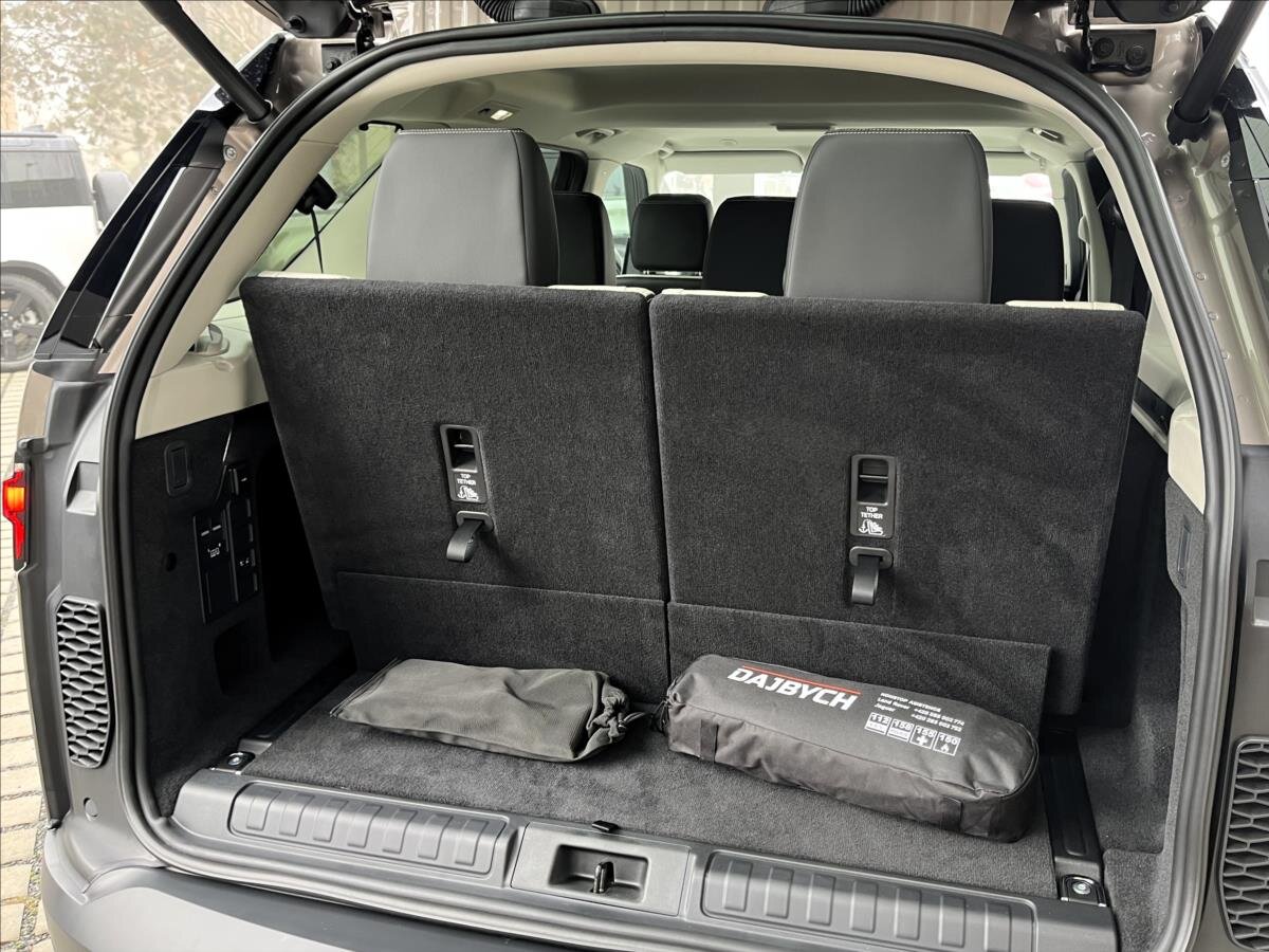 Land Rover Discovery SUV / Terénní 3,0 l 184 kw