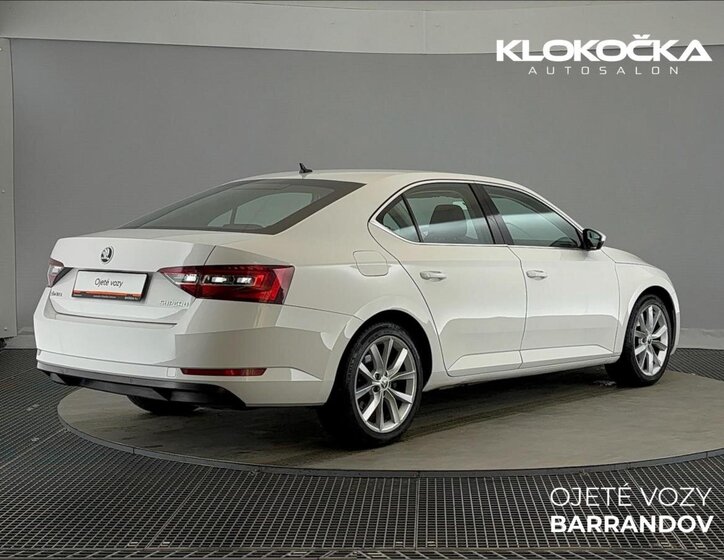 Škoda Superb Liftback 1,4 l 110 kw