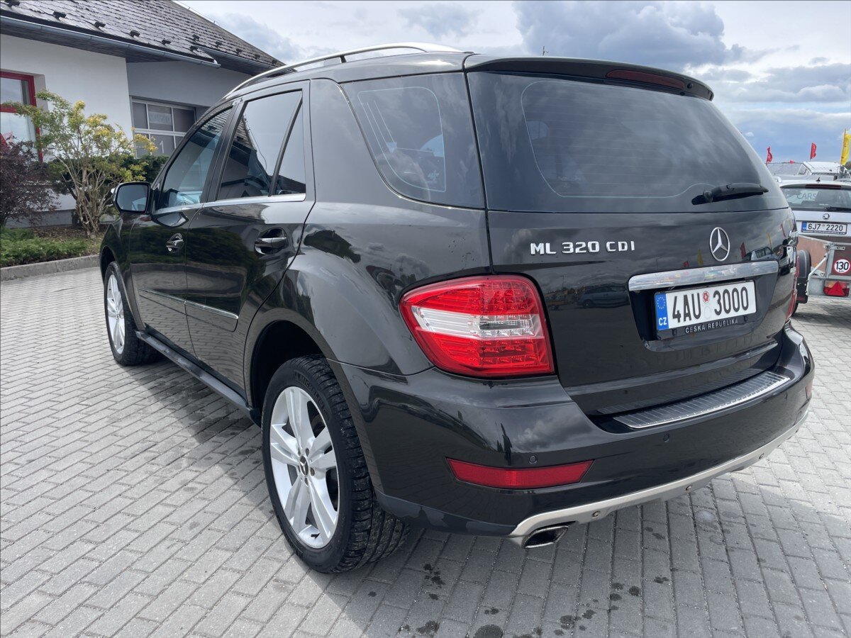 Mercedes-Benz Třídy M SUV / Terénní 3,0 l 165 kw