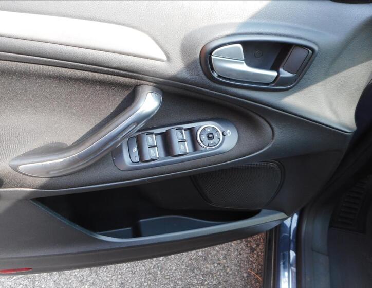 Ford S-MAX MPV 2,0 l 103 kw