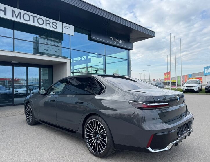 BMW Řada 7 Sedan / Limuzína 3,0 l 210 kw