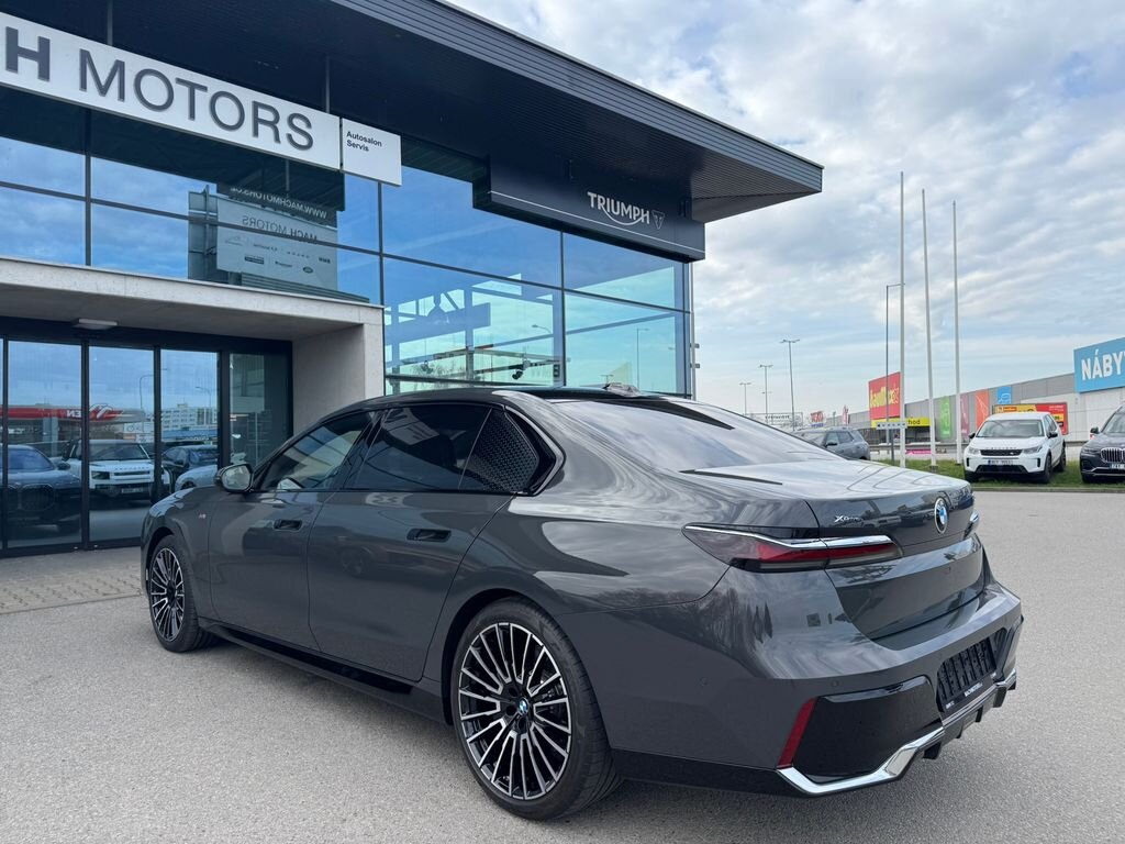 BMW Řada 7 Sedan / Limuzína 3,0 l 210 kw