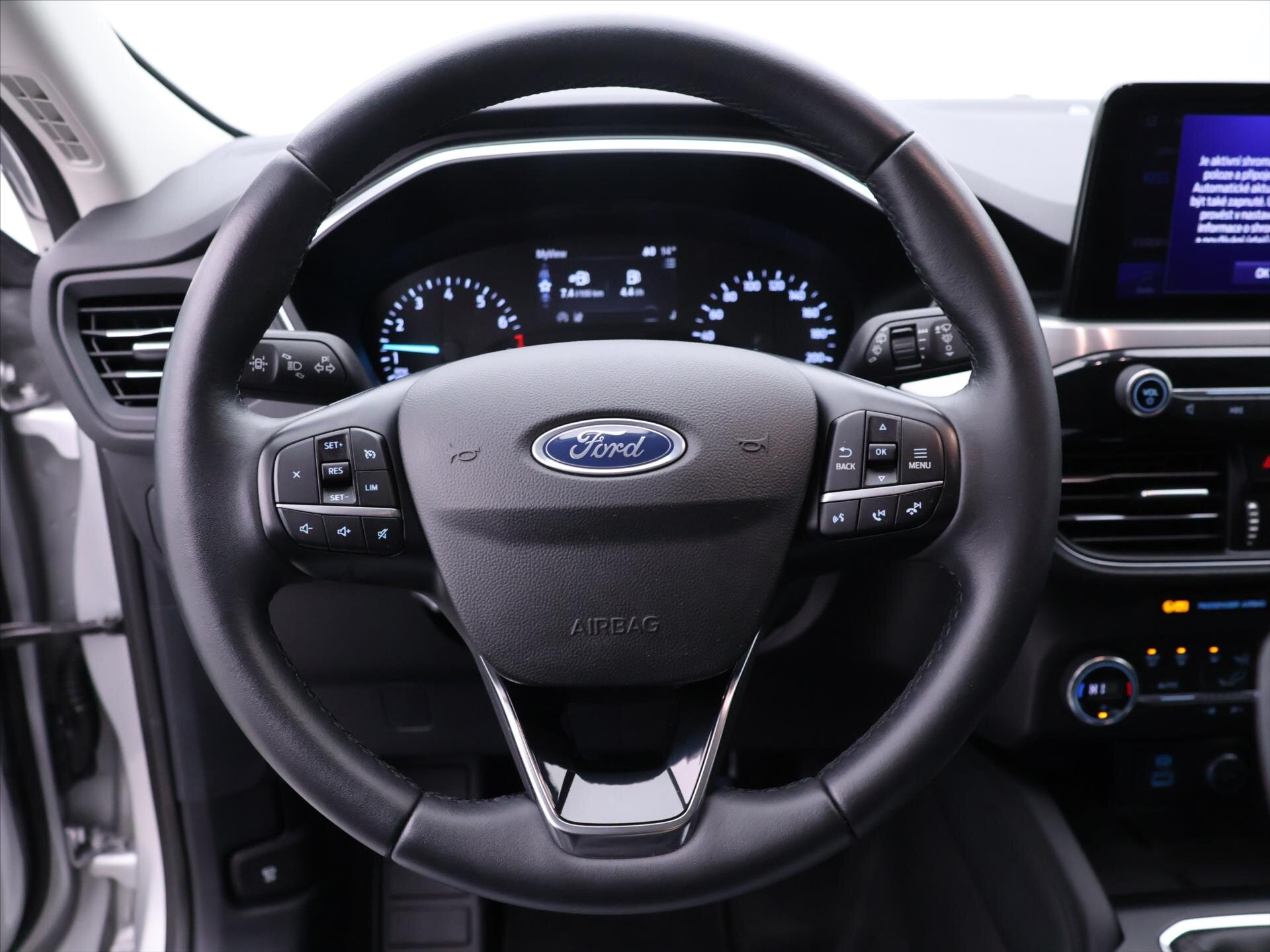 Ford Kuga SUV / Terénní 1,5 l 110 kw