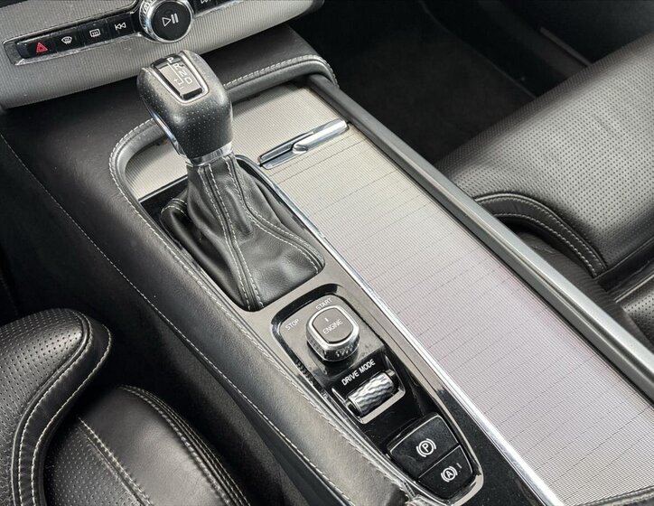 Volvo XC90 SUV / Terénní 2,0 l 173 kw